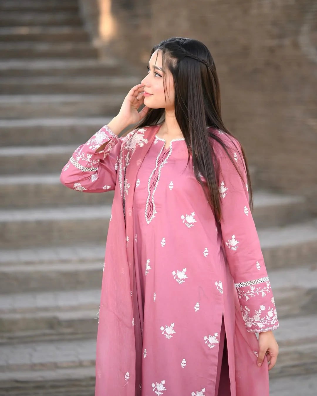 Pink Delight Embraided 3pec Lawn FFU0197